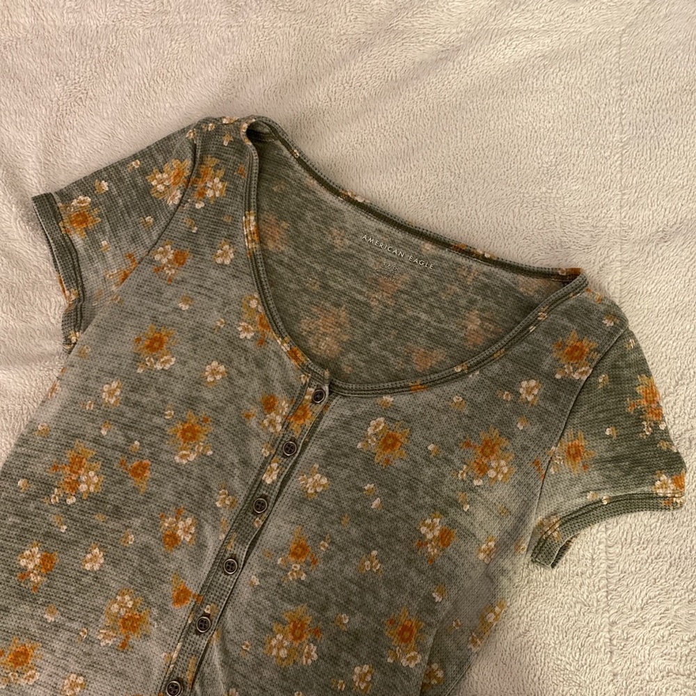 floral shirt
